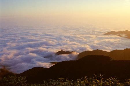 廈門在衡水哪個方向，且衡山的雲海有什麼樣的美景？